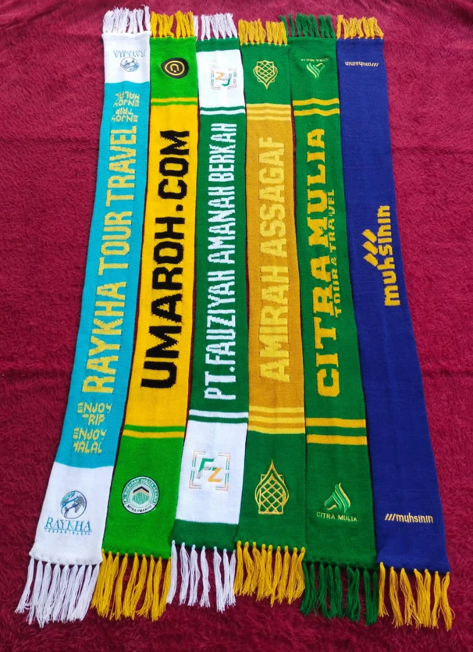 Syal rajut manual logo bordil Syal rajut manual logo bordil